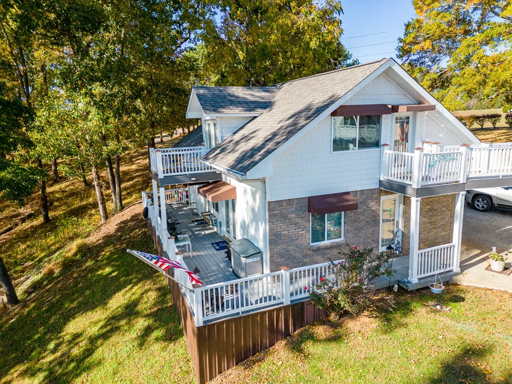 627 Eastbrook Rd Estill Springs, TN 37330