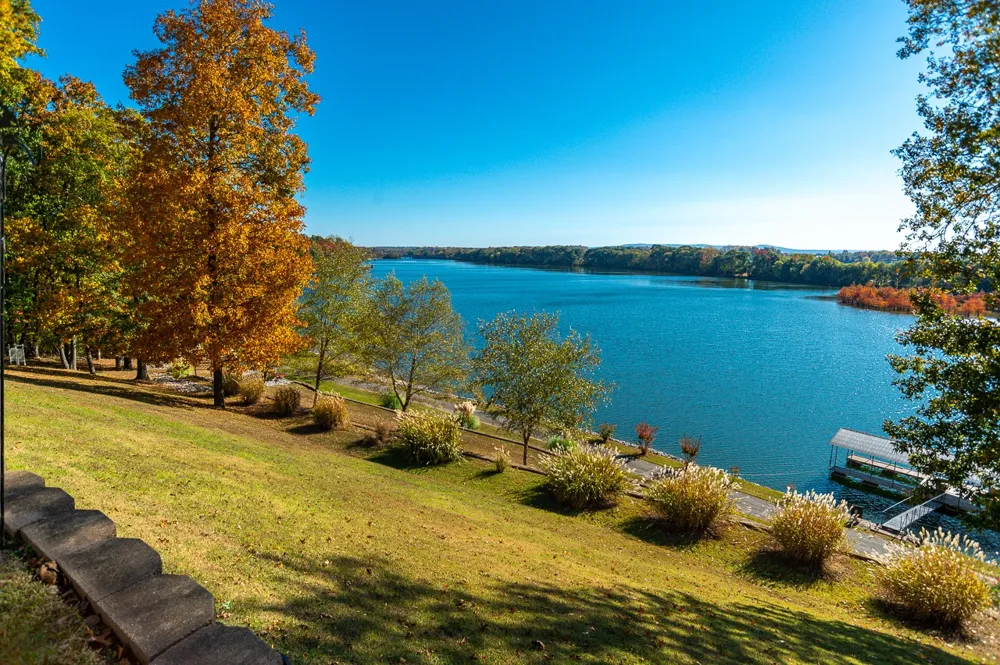 627 Eastbrook Rd Estill Springs, TN 37330