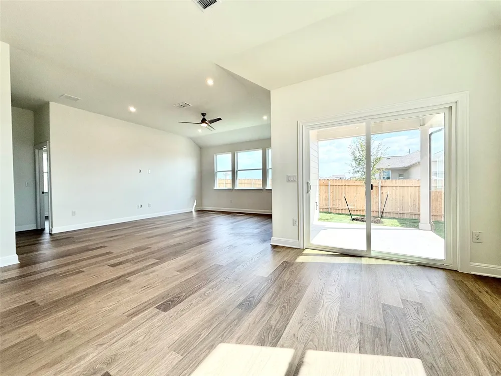 270 Pale Horse Bend Buda, TX 78610