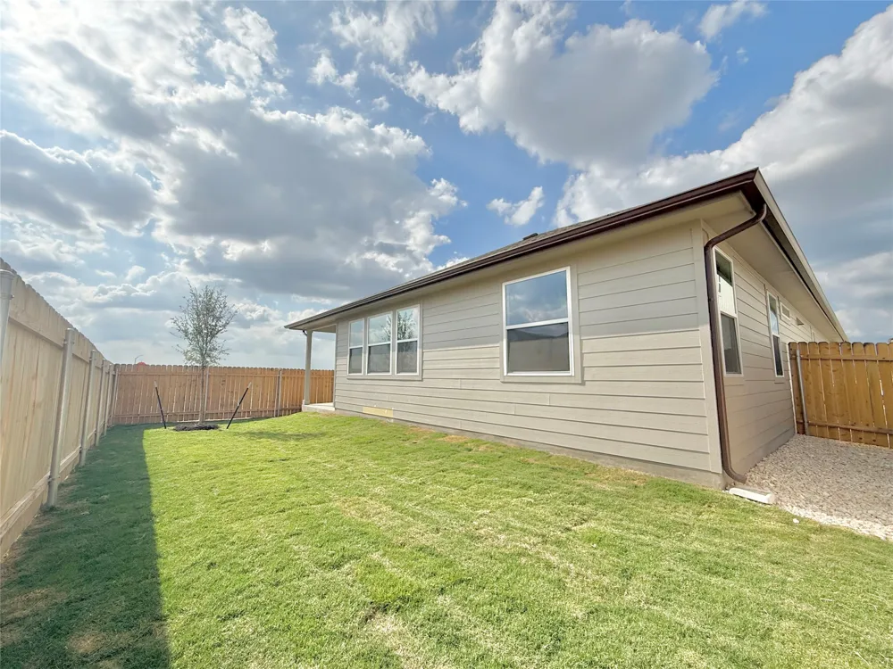 270 Pale Horse Bend Buda, TX 78610