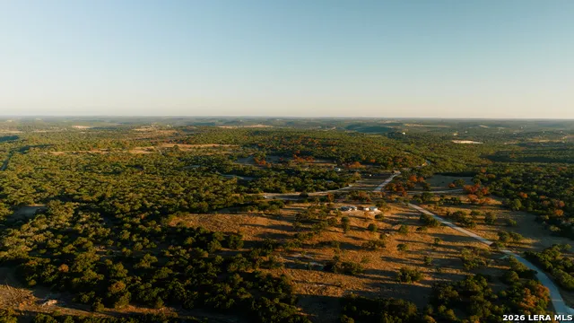 305 WILSON RANCH RD W Hunt, TX 78024