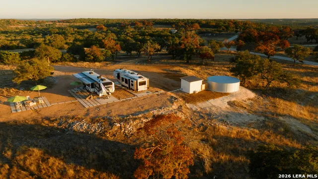 305 WILSON RANCH RD W Hunt, TX 78024