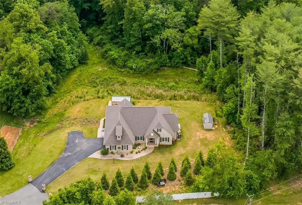 153 Woodridge Drive Mount Airy, NC 27030