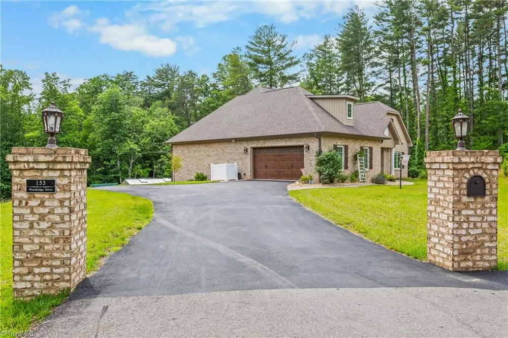 153 Woodridge Drive Mount Airy, NC 27030