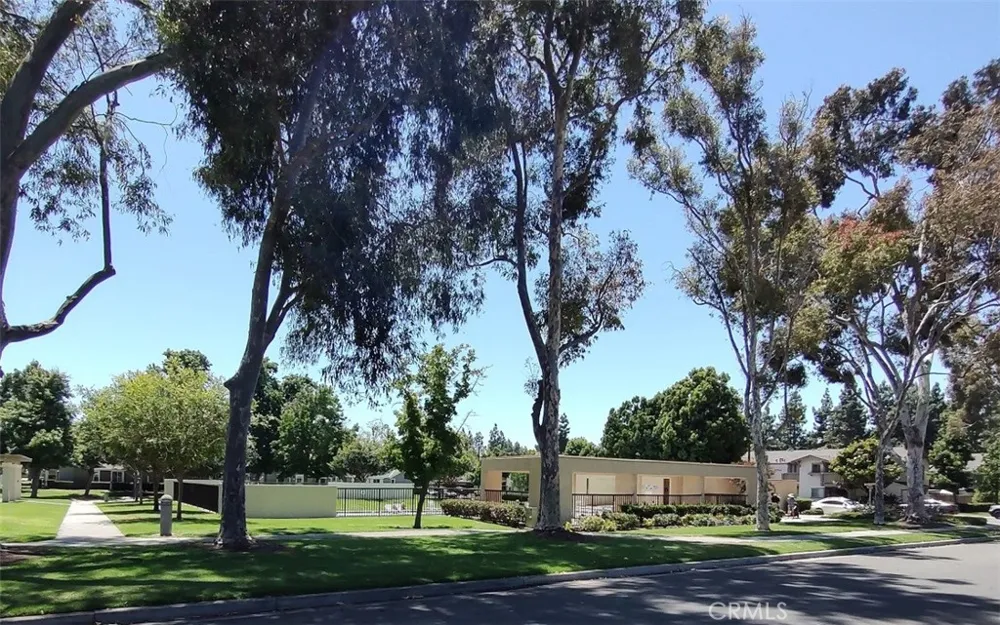 36 Woodleaf Irvine, CA 92614