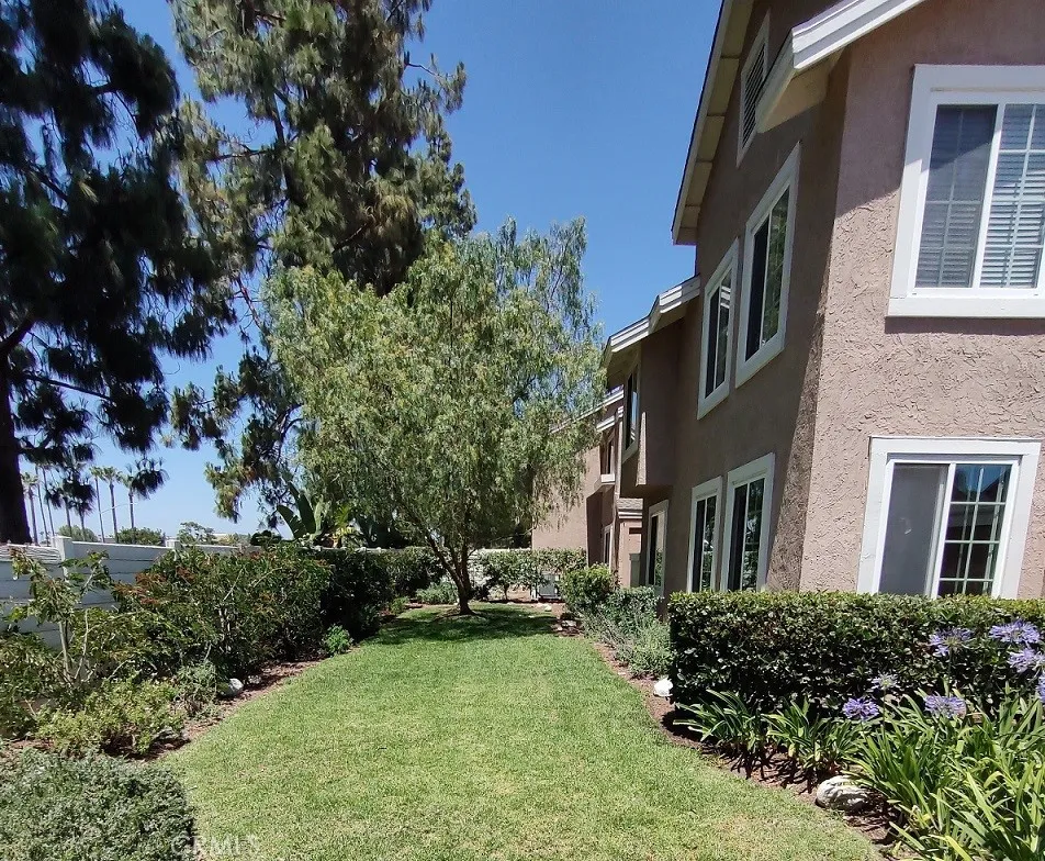 36 Woodleaf Irvine, CA 92614