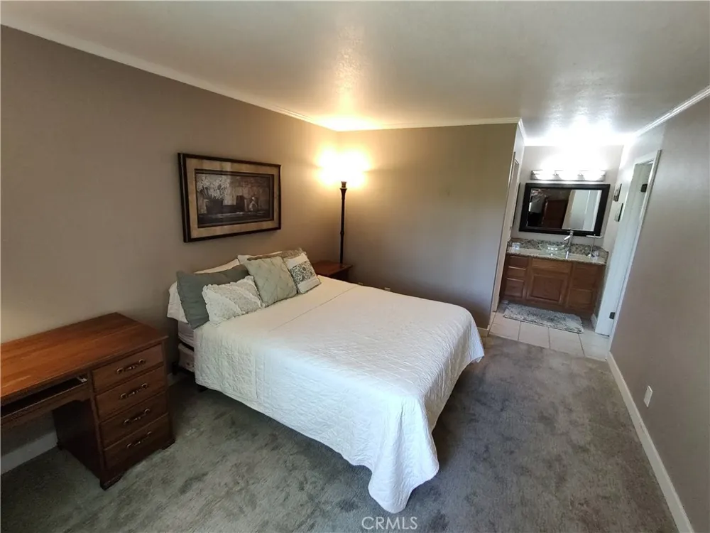 36 Woodleaf Irvine, CA 92614