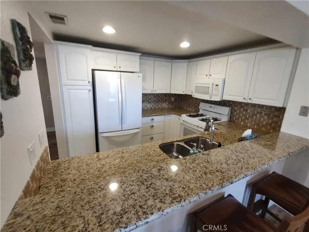36 Woodleaf Irvine, CA 92614