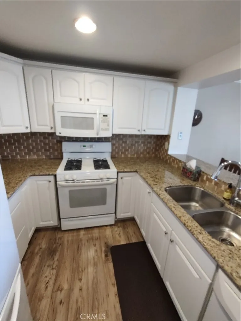 36 Woodleaf Irvine, CA 92614