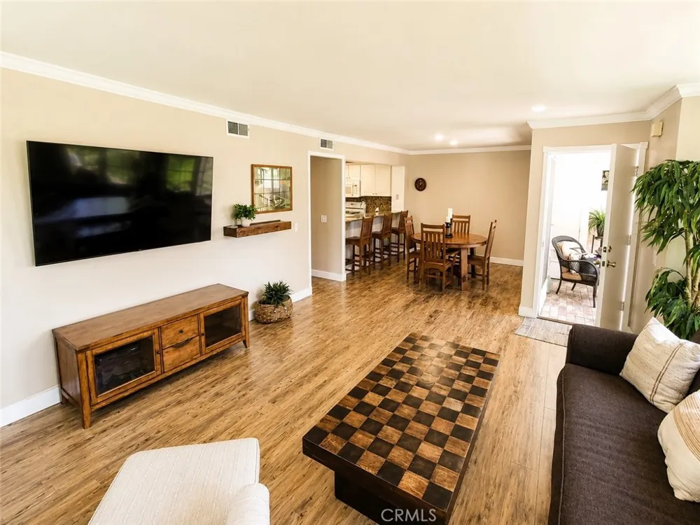 36 Woodleaf Irvine, CA 92614