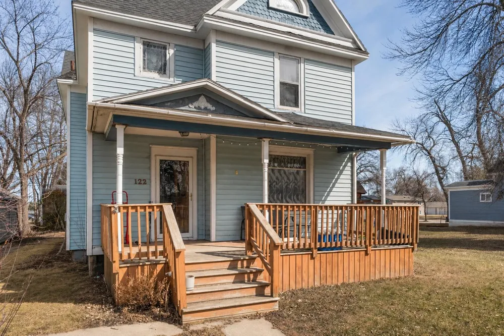 122 4th Avenue NE Mayville, ND 58257