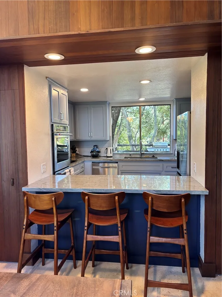 2570 Alturas Atascadero, CA 93422