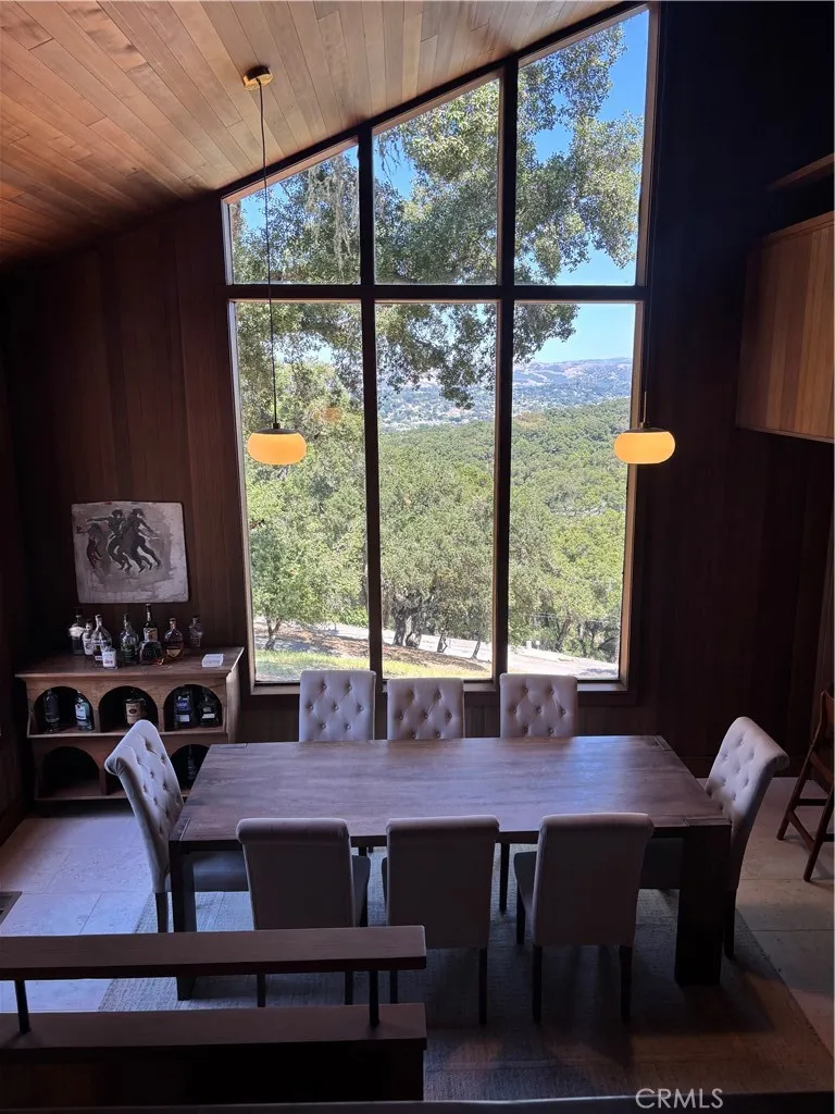2570 Alturas Atascadero, CA 93422