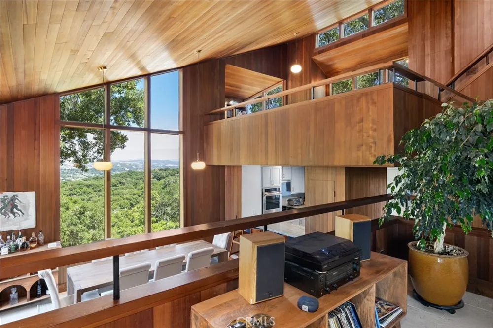 2570 Alturas Atascadero, CA 93422