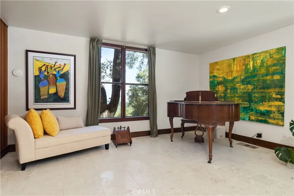 2570 Alturas Atascadero, CA 93422
