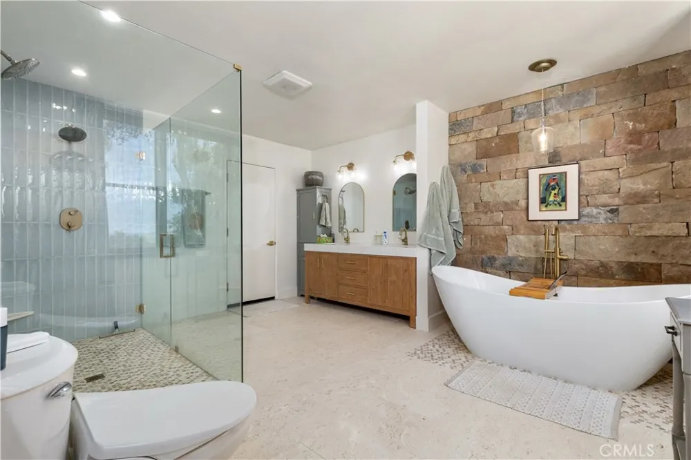 2570 Alturas Atascadero, CA 93422