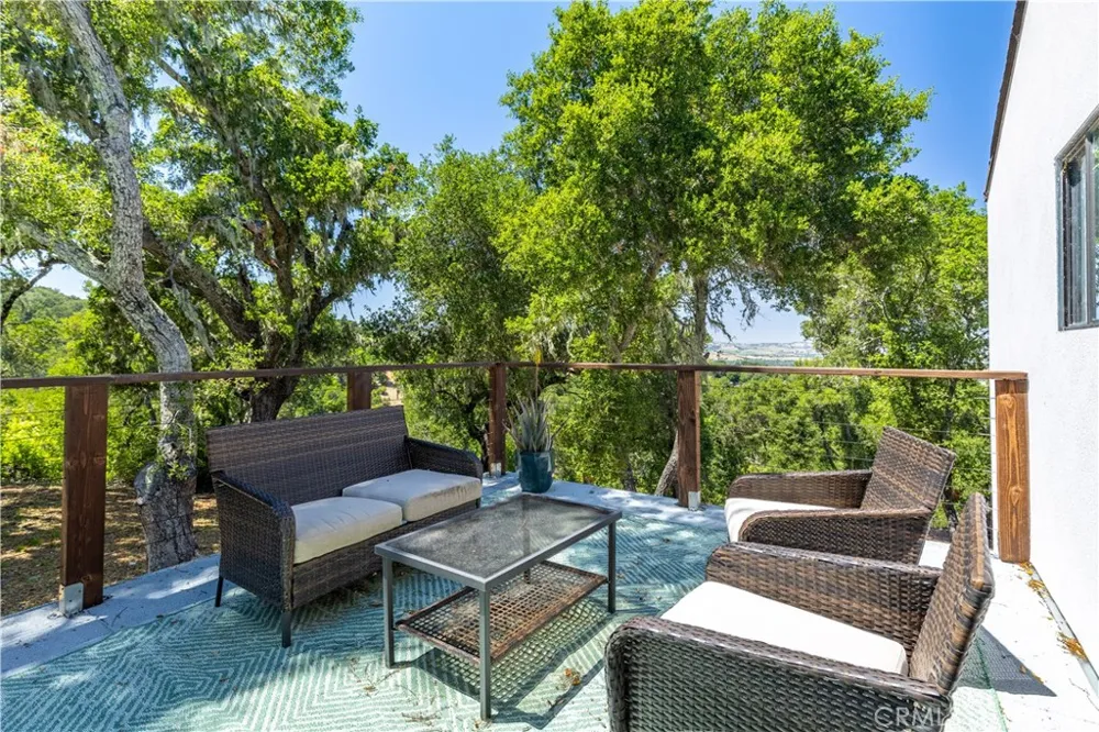 2570 Alturas Atascadero, CA 93422