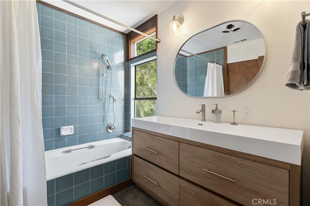 2570 Alturas Atascadero, CA 93422