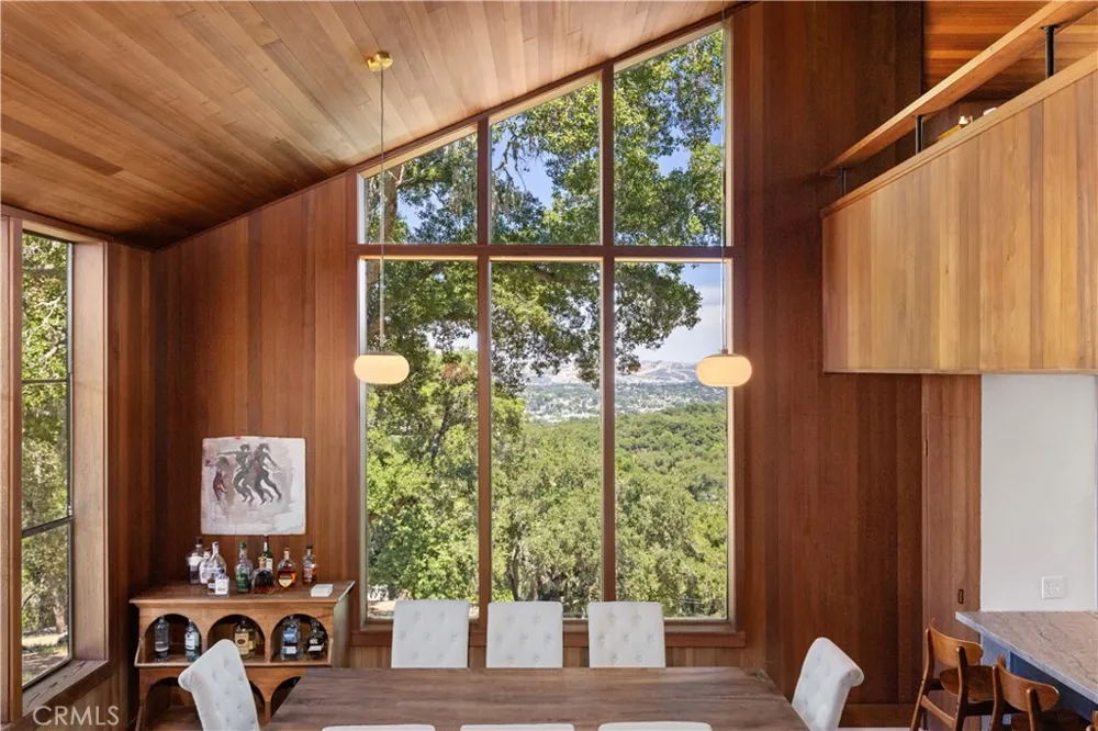 2570 Alturas Atascadero, CA 93422