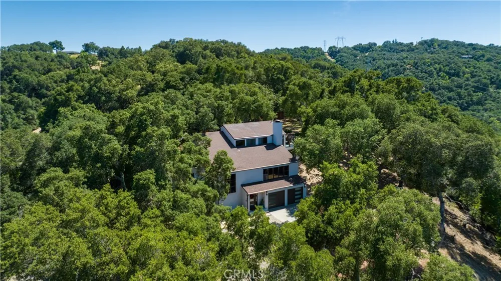 2570 Alturas Atascadero, CA 93422