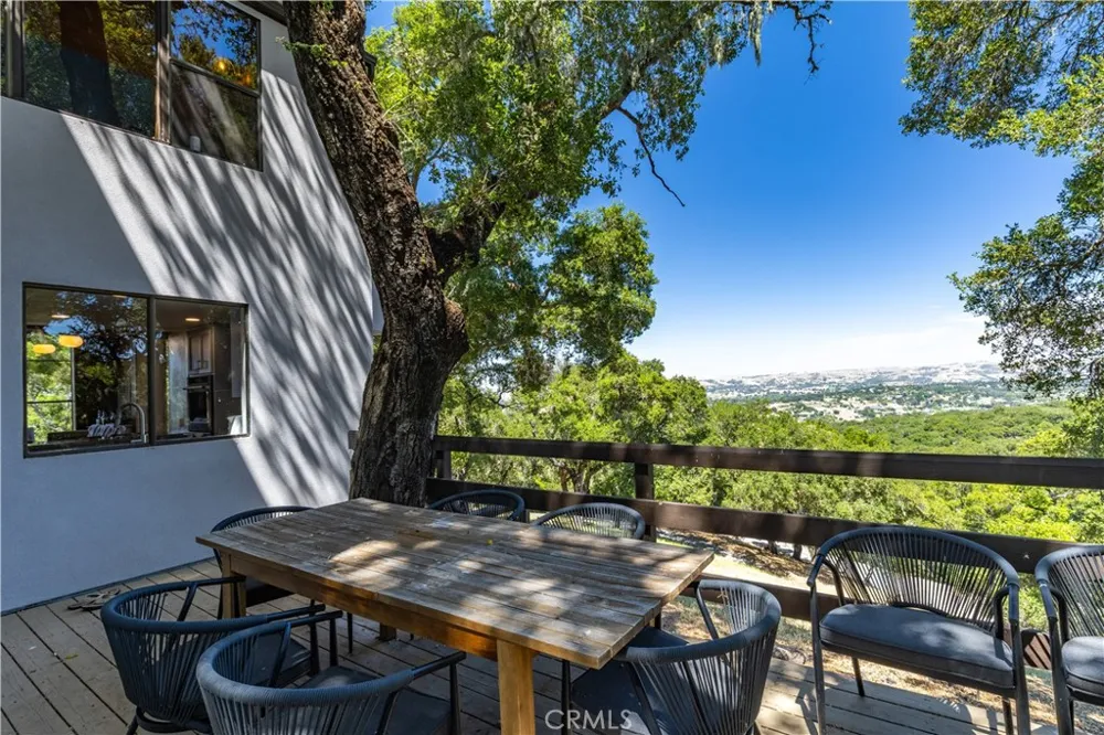2570 Alturas Atascadero, CA 93422