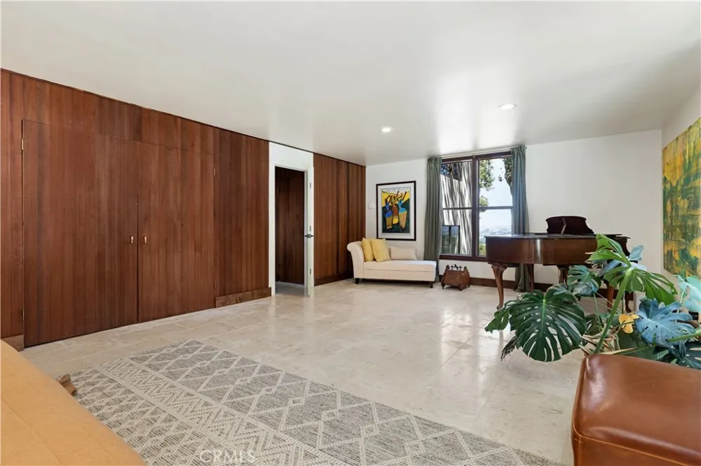 2570 Alturas Atascadero, CA 93422