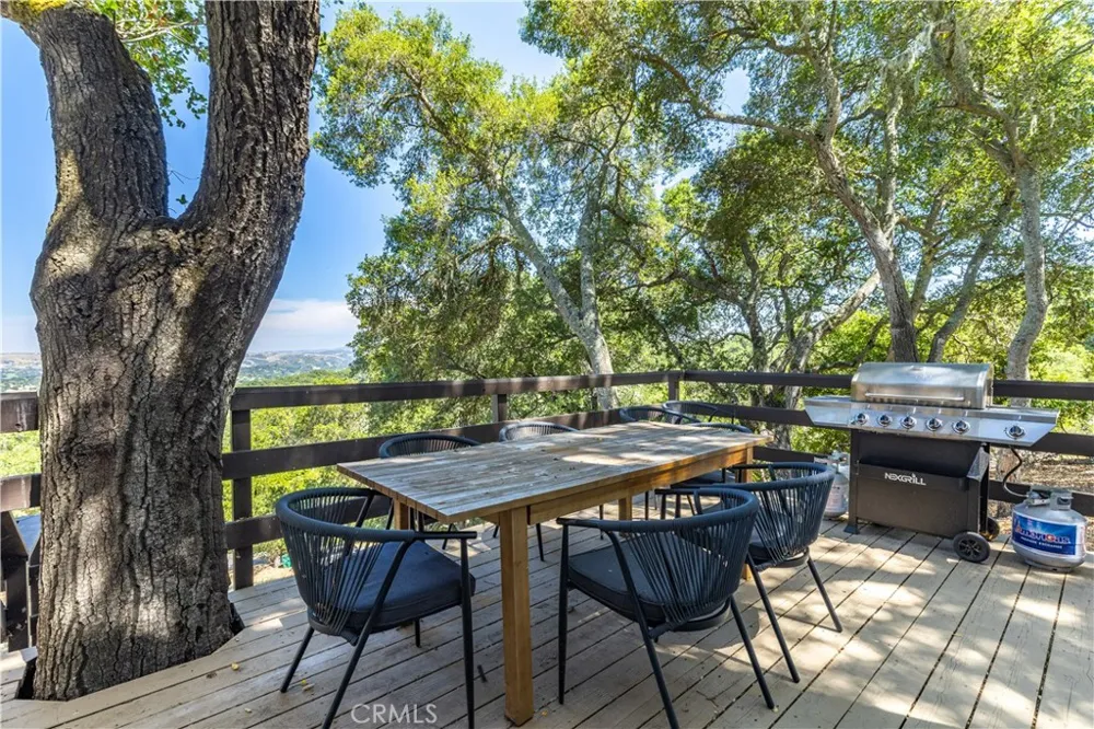 2570 Alturas Atascadero, CA 93422