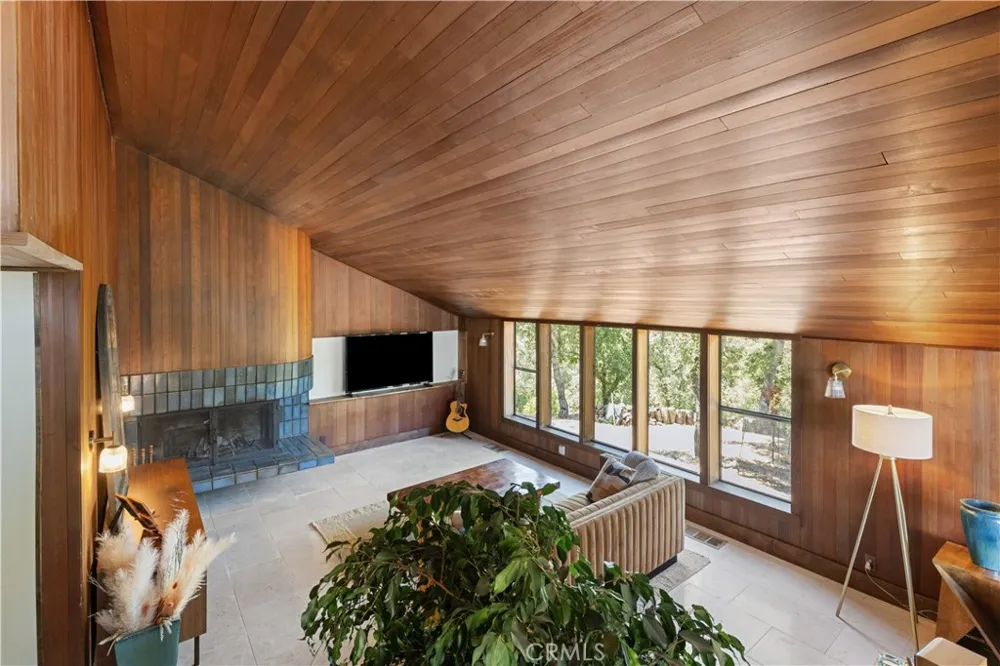2570 Alturas Atascadero, CA 93422