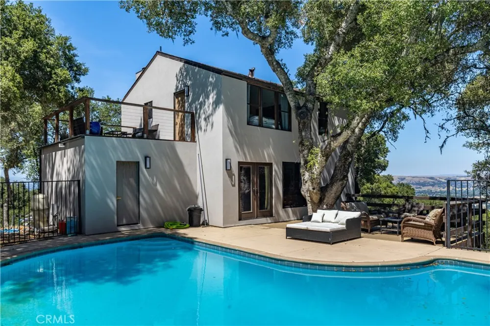 2570 Alturas Atascadero, CA 93422