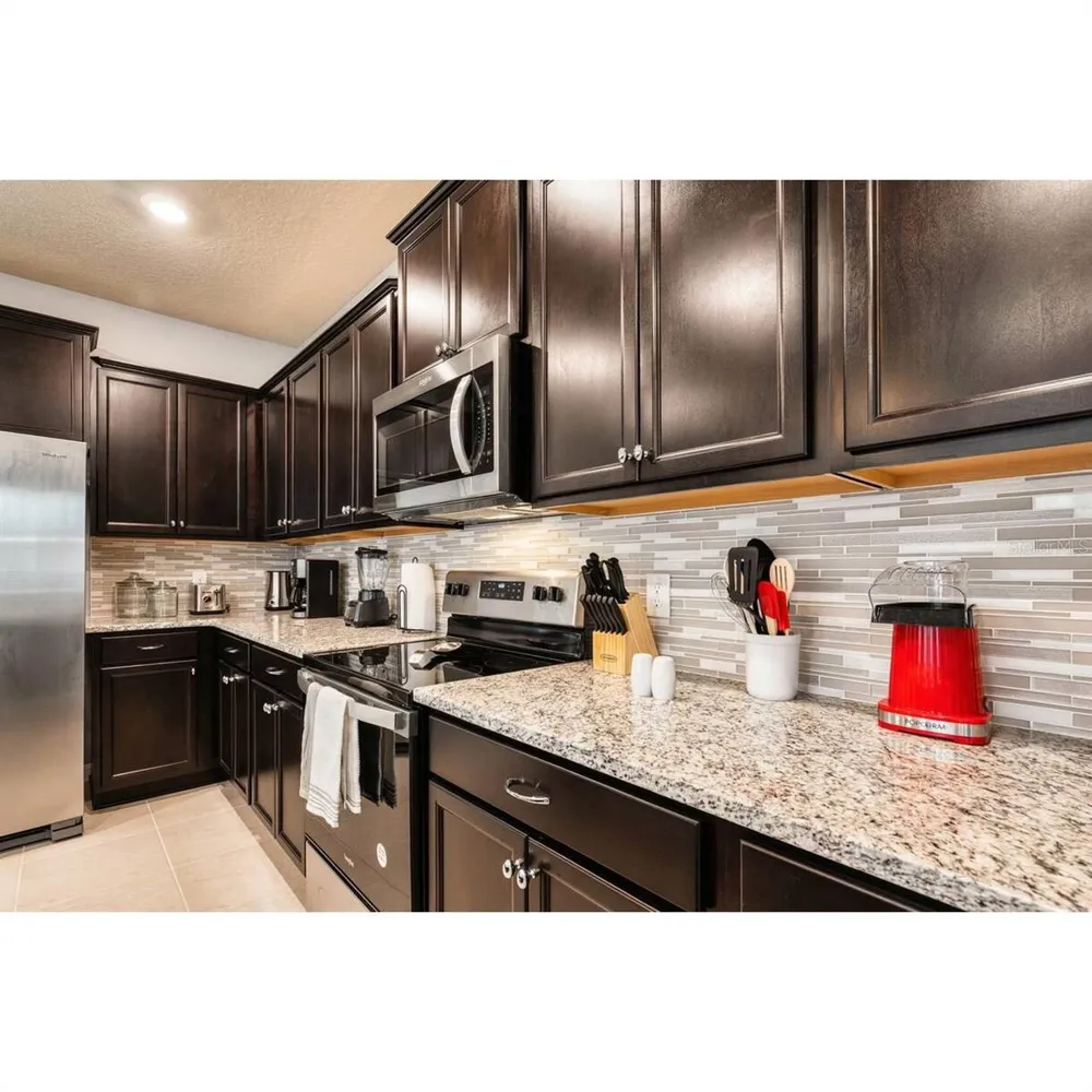 806 PARADISE DRIVE Davenport, FL 33897