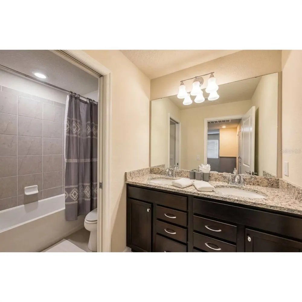 806 PARADISE DRIVE Davenport, FL 33897