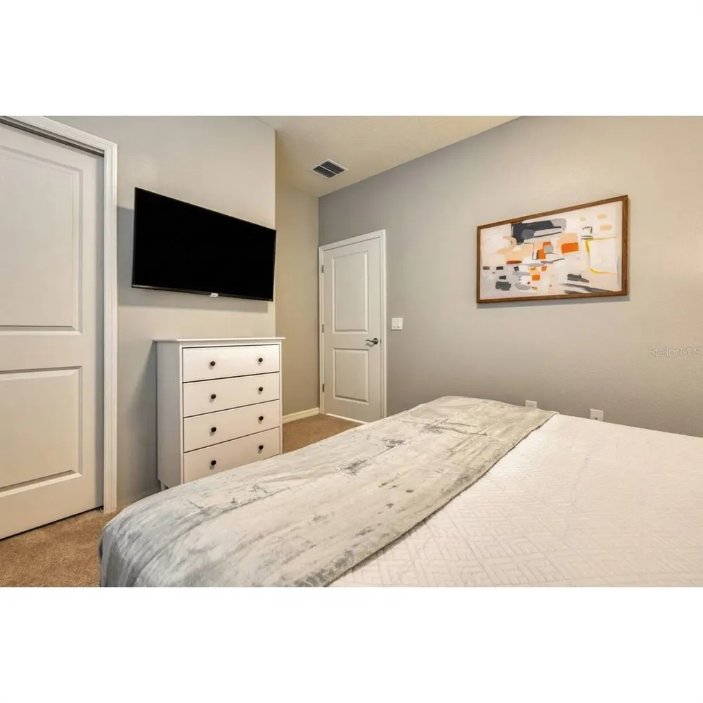 806 PARADISE DRIVE Davenport, FL 33897