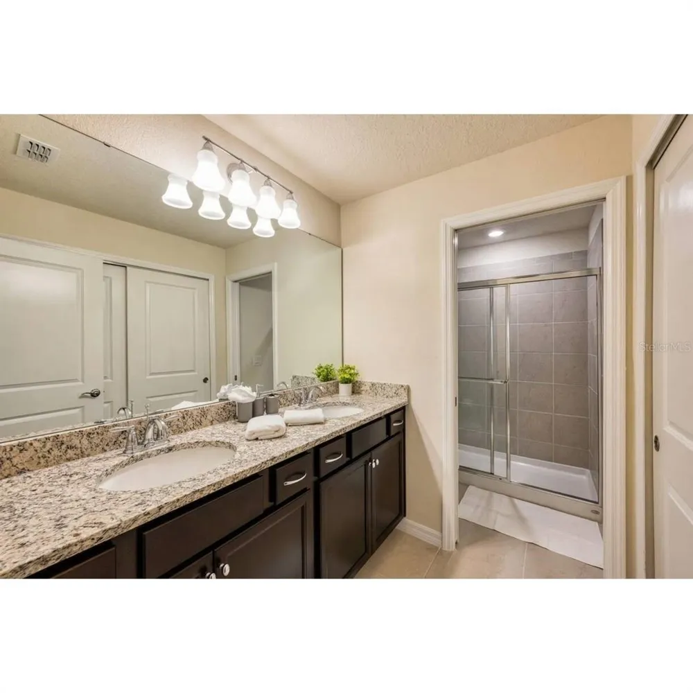 806 PARADISE DRIVE Davenport, FL 33897