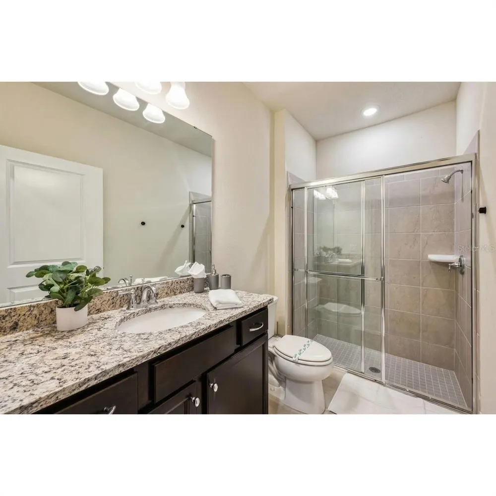 806 PARADISE DRIVE Davenport, FL 33897