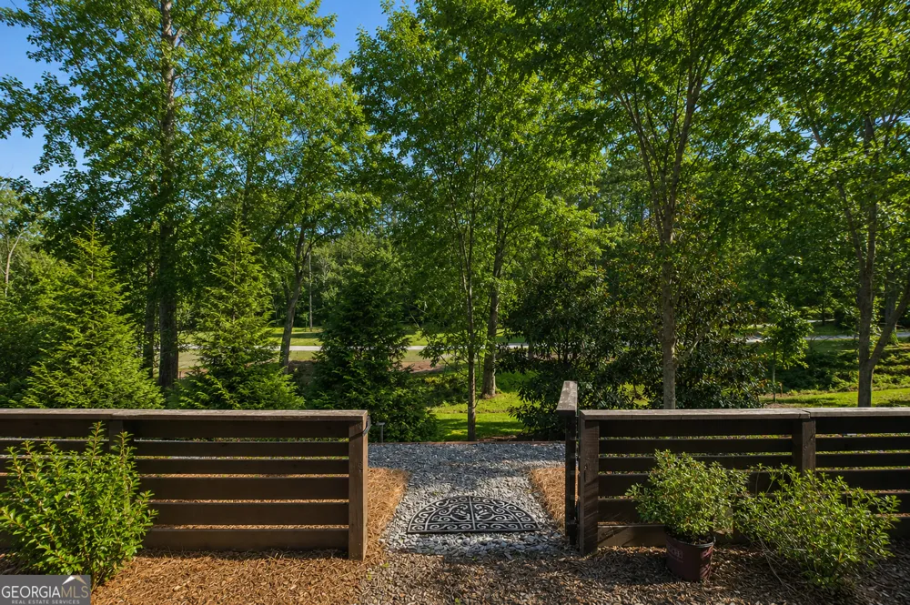 220 Mitchell LN Woodstock, GA 30188