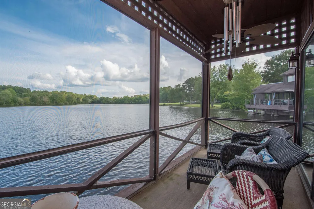 8 Northlake CIR Peachtree City, GA 30269