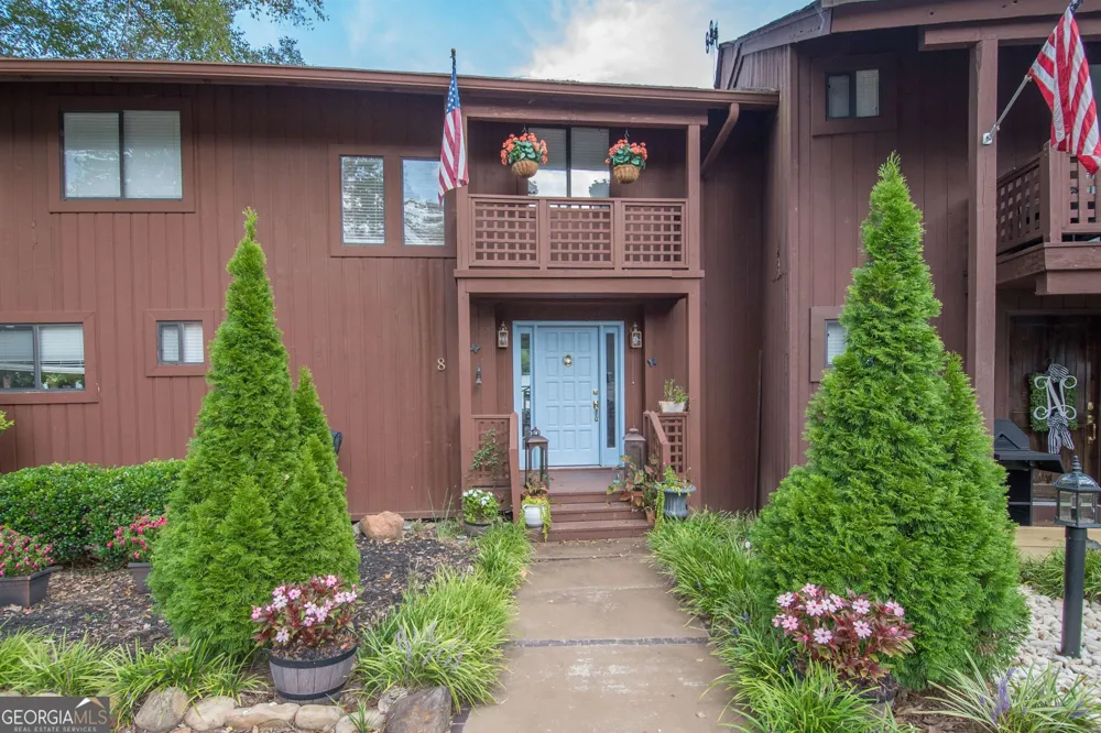 8 Northlake CIR Peachtree City, GA 30269