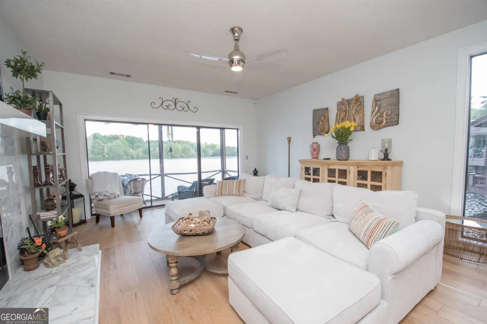 8 Northlake CIR Peachtree City, GA 30269