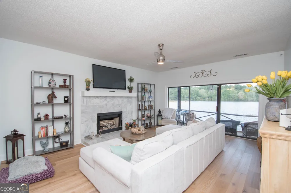 8 Northlake CIR Peachtree City, GA 30269