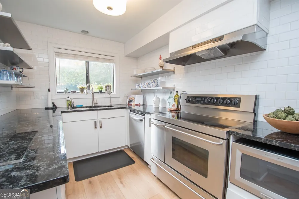8 Northlake CIR Peachtree City, GA 30269