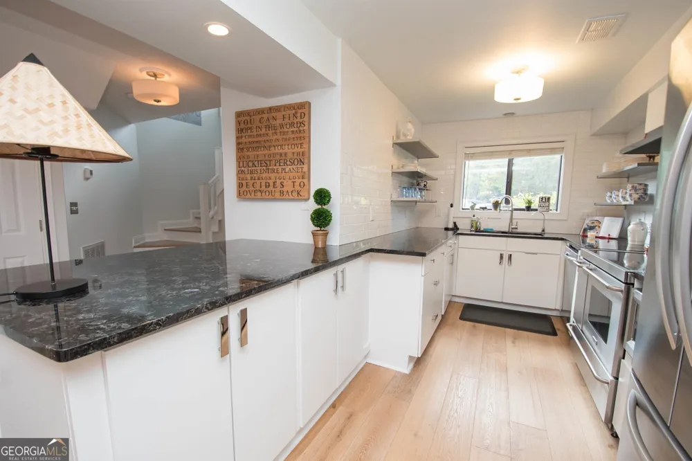 8 Northlake CIR Peachtree City, GA 30269