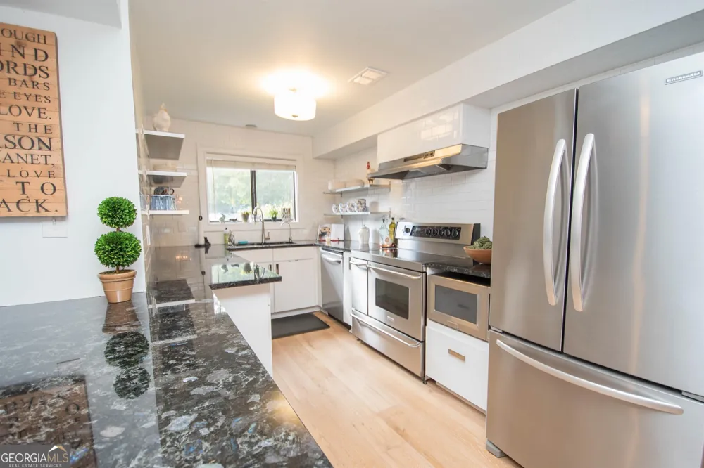 8 Northlake CIR Peachtree City, GA 30269