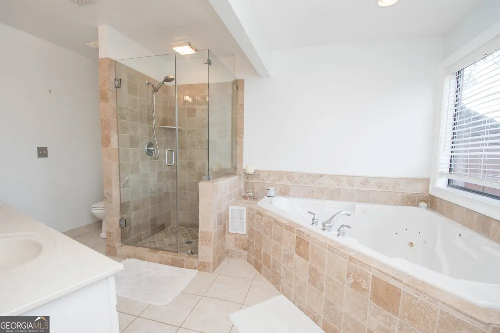 8 Northlake CIR Peachtree City, GA 30269