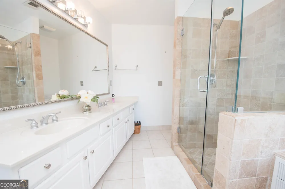 8 Northlake CIR Peachtree City, GA 30269