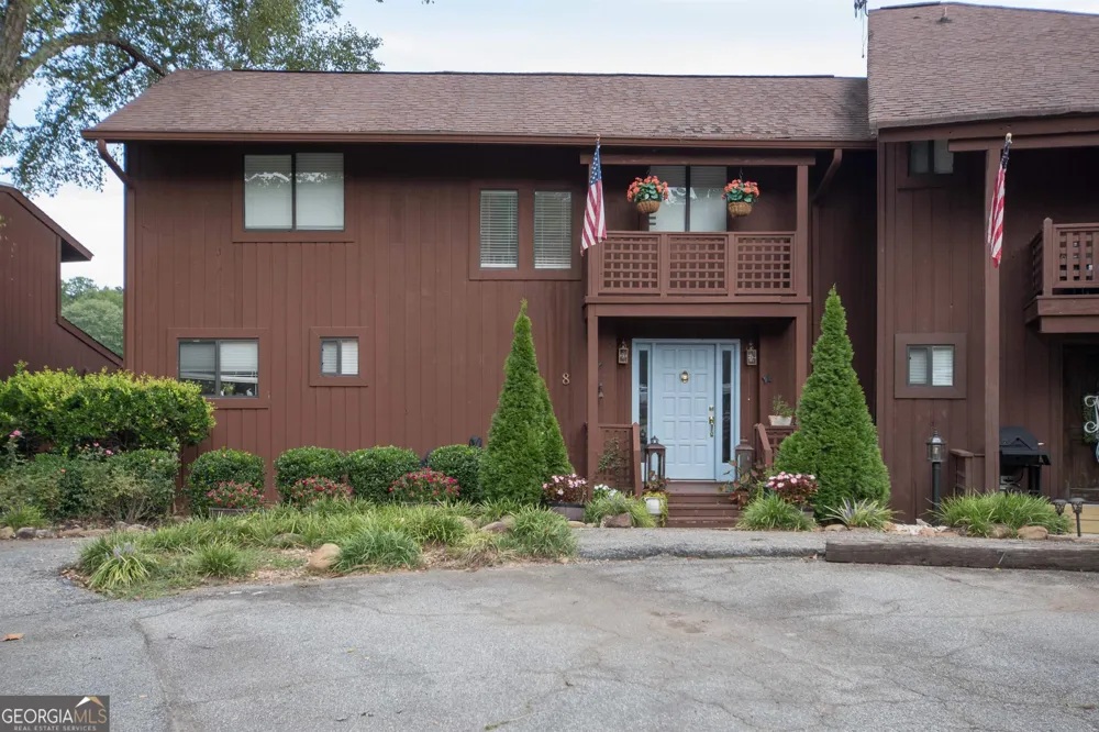 8 Northlake CIR Peachtree City, GA 30269