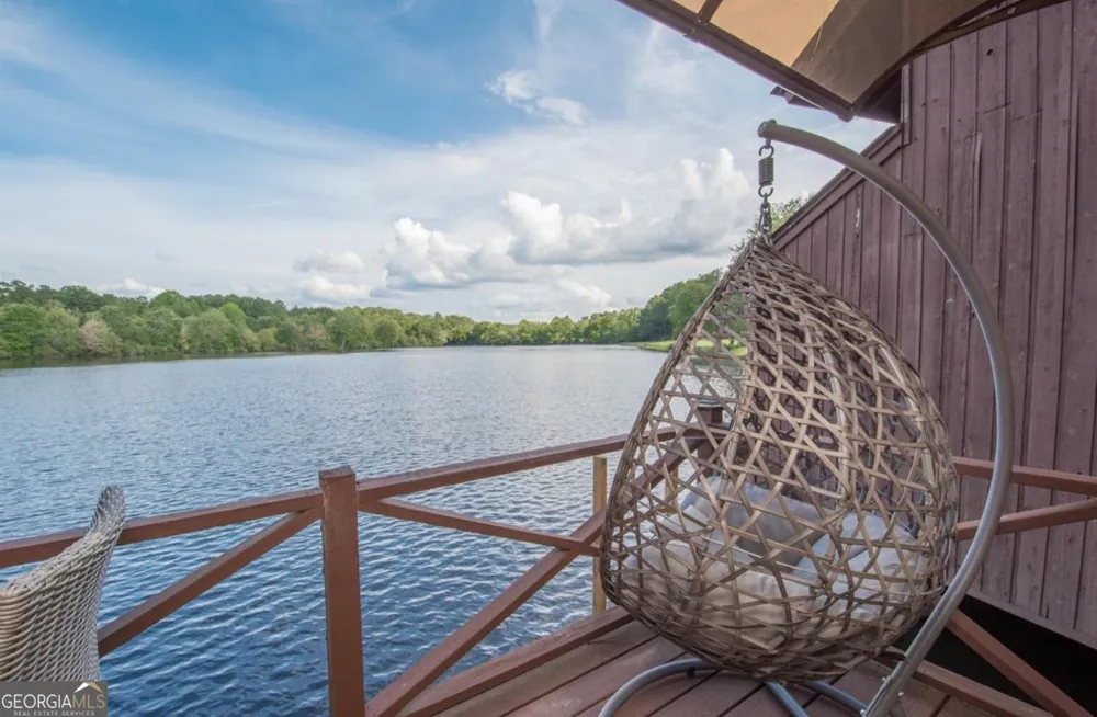 8 Northlake CIR Peachtree City, GA 30269