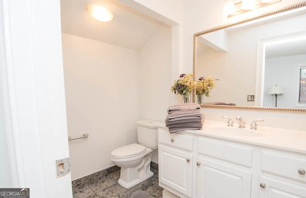 8 Northlake CIR Peachtree City, GA 30269