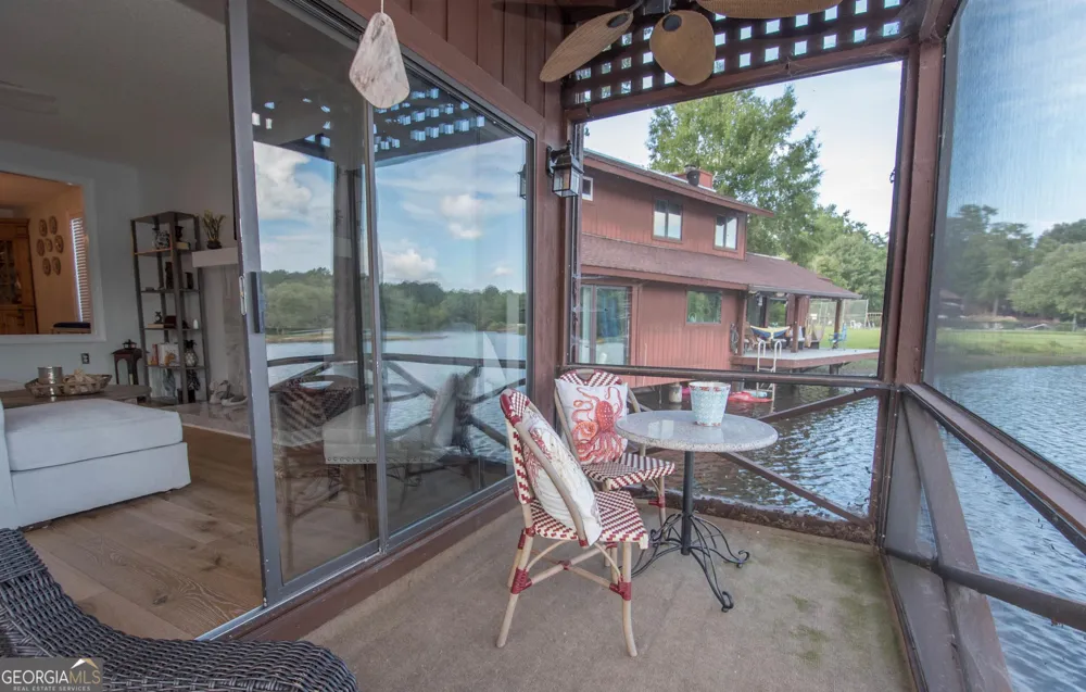 8 Northlake CIR Peachtree City, GA 30269