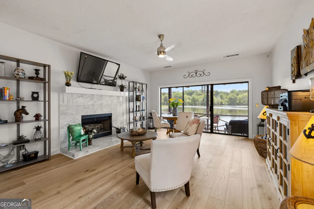 8 Northlake CIR Peachtree City, GA 30269