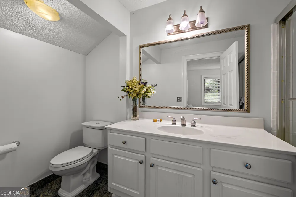 8 Northlake CIR Peachtree City, GA 30269